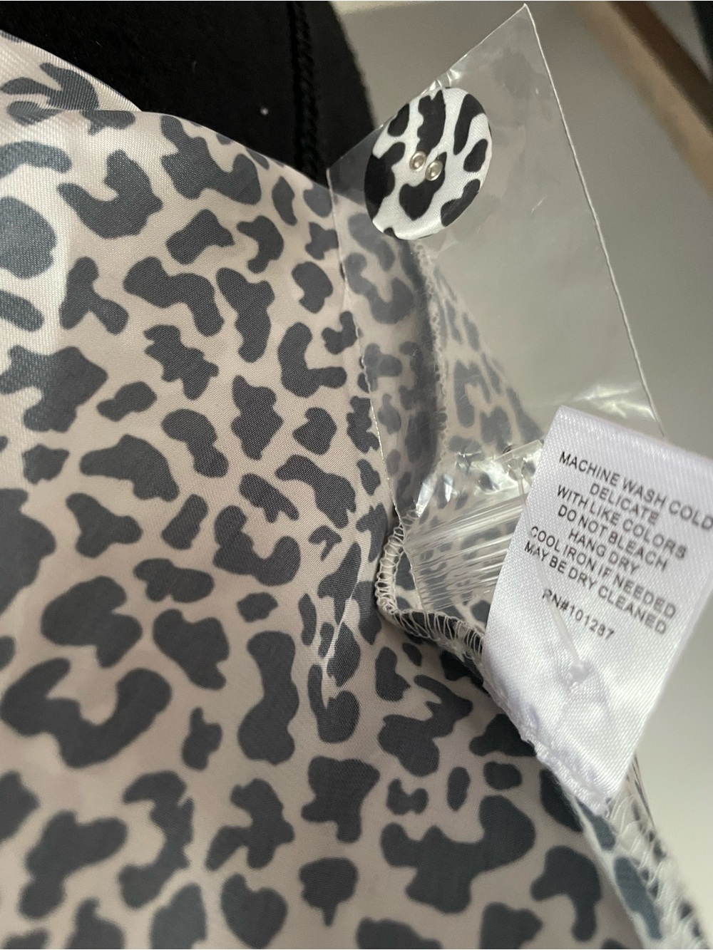 NWT Neiman Marcus Black and White Leopard-Print Long-Sleeve Midi Dress - Picture 5 of 12